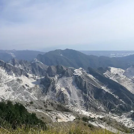Giusy Nocleg ze śniadaniem Marina Di Carrara
