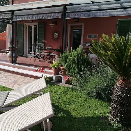 Giusy Nocleg ze śniadaniem Marina Di Carrara