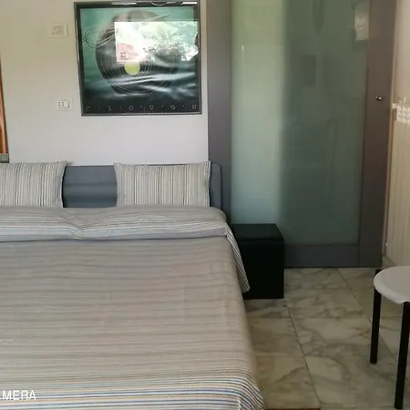 Giusy Couette-café Marina Di Carrara